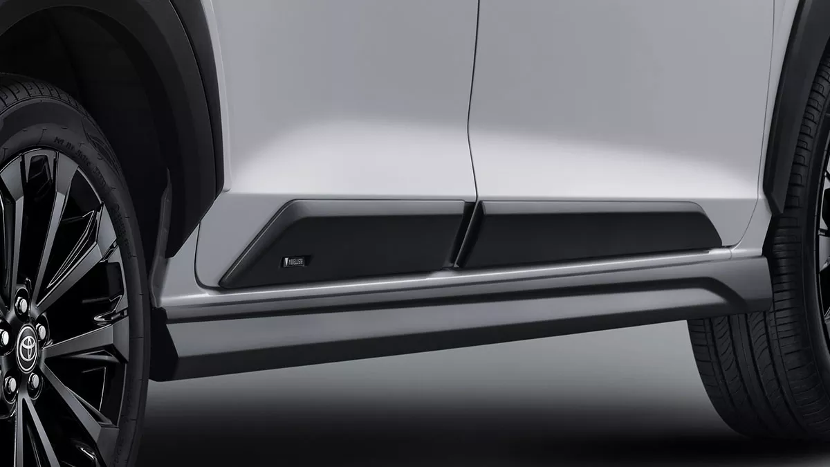 New Over Fender & Side Body Moulding
